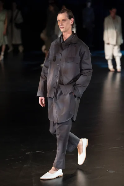 Look 17